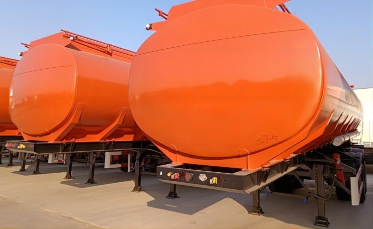 36000 Liter 2 Axle Steel Oil Tanker Trailer - Image 3