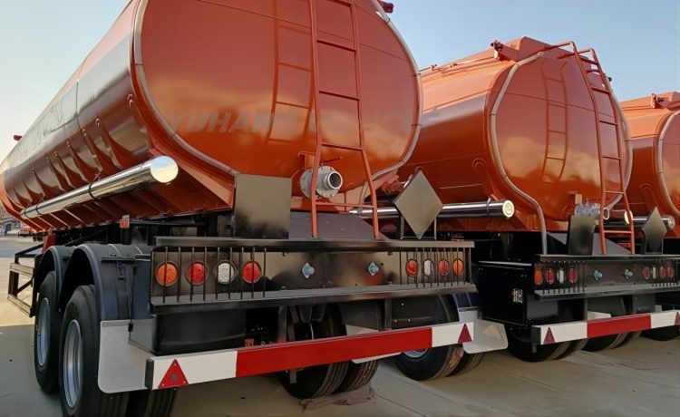 36000 Liter 2 Axle Steel Oil Tanker Trailer - Image 2