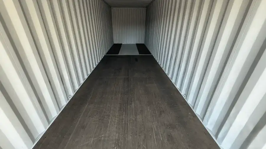 30ft Storage Container with Roll-Up Door - Image 4