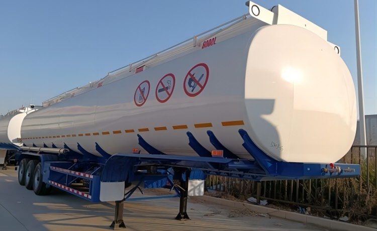 42,000 Liter Tri-Axle Oil Tanker Trailer - Image 7